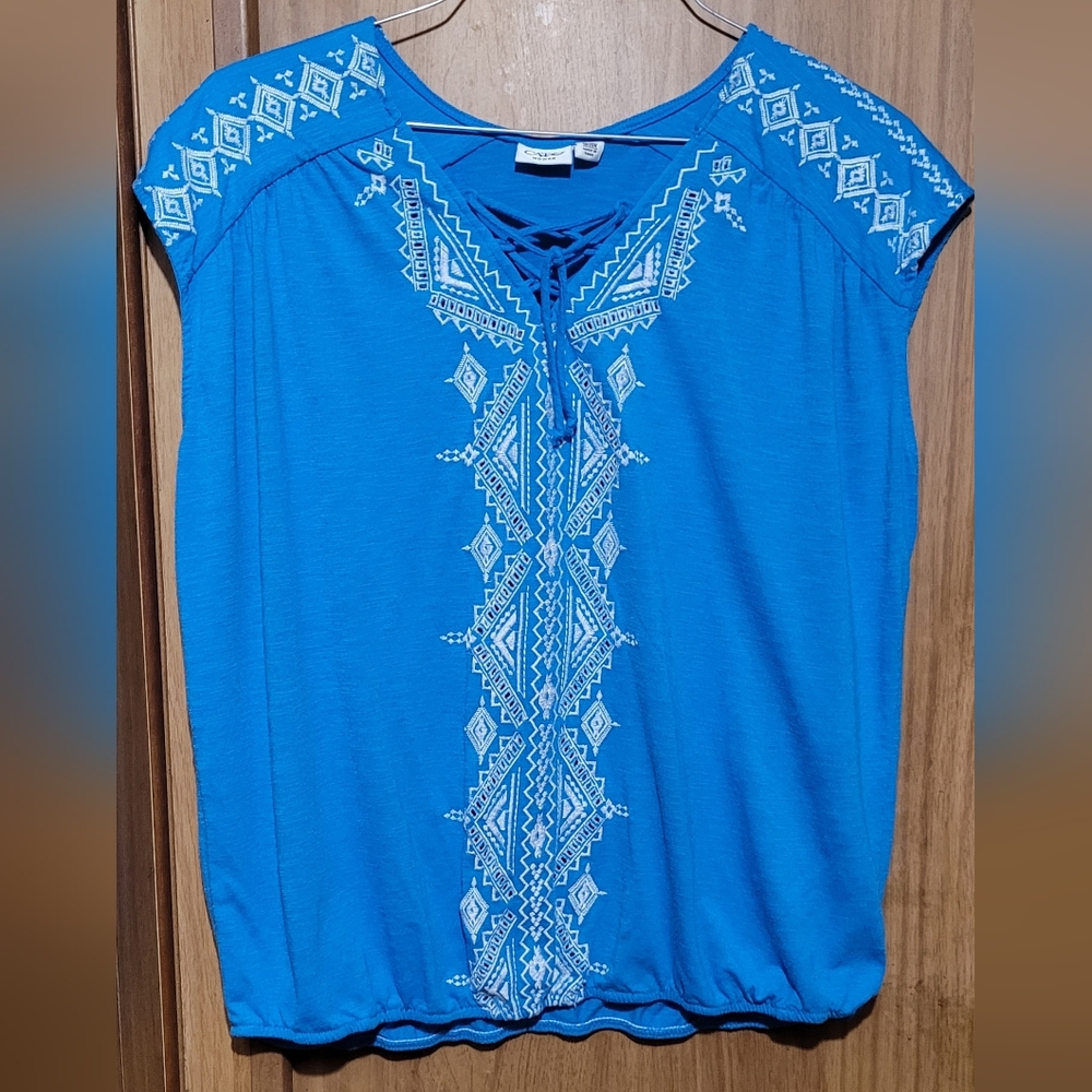 Cato womens lace up embroidered sleeveless shirt, size 18/20W
